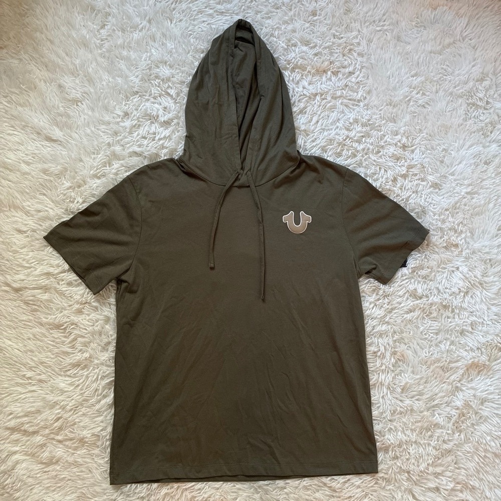 NWT True Religion  Short Sleeve Hoodie Olive Green Buddha Graphic Shirt Size M